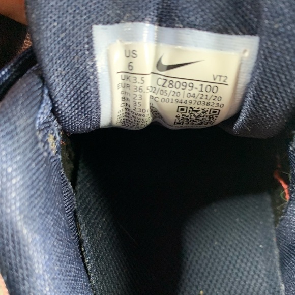 NIKE Air Max 90 Shoes - Picture 5 of 10